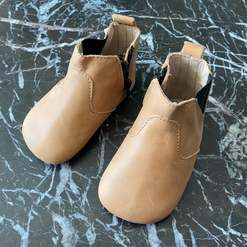 ✨NWOT✨ Little Love Bug Genuine Leather Chelsea Boots Barefoot Zero Drop